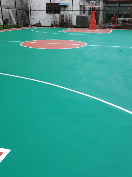 那曲 球场长期使用易出现地面开裂